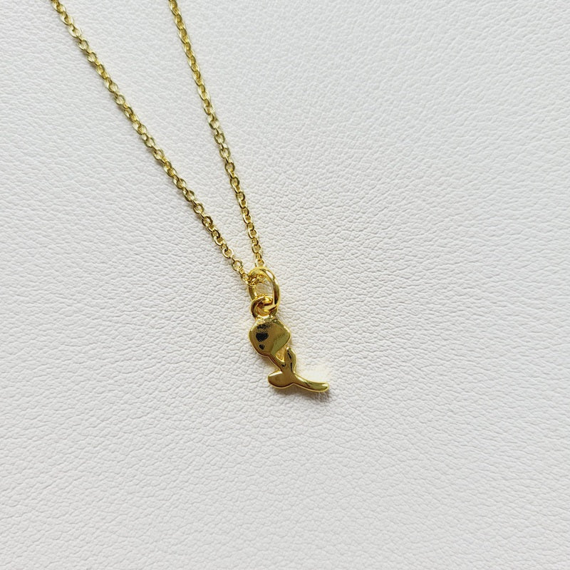 Gold tone rose flower charm necklace